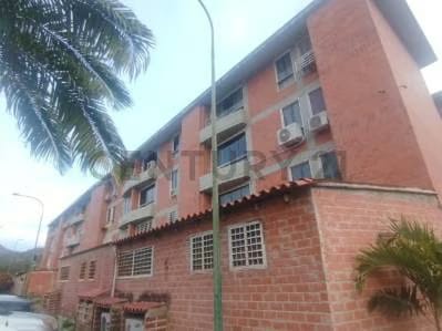 Apartamento en Venta Ubicado en Valle Arriba - Guatire