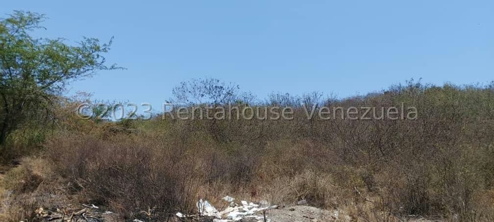 Terreno (Industrial) en Venta en Los Robles, Nueva Esparta - 2