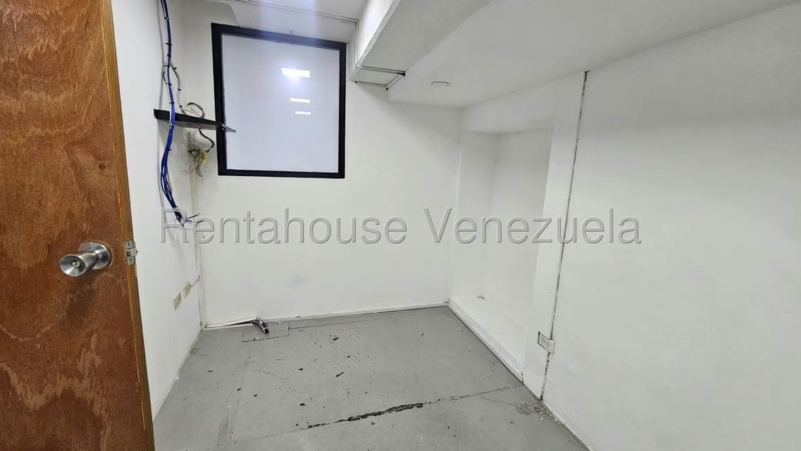 Comercial (Local Comercial) en Alquiler en La Castellana, Distrito Metropolitano - 11