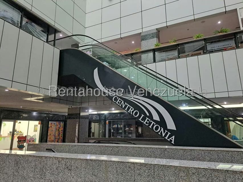 Comercial (Local Comercial) en Alquiler en La Castellana, Distrito Metropolitano - 3