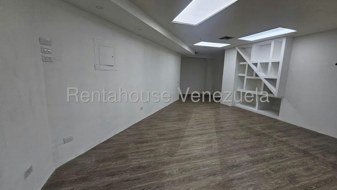 Comercial (Local Comercial) en Alquiler en La Castellana, Distrito Metropolitano - 6