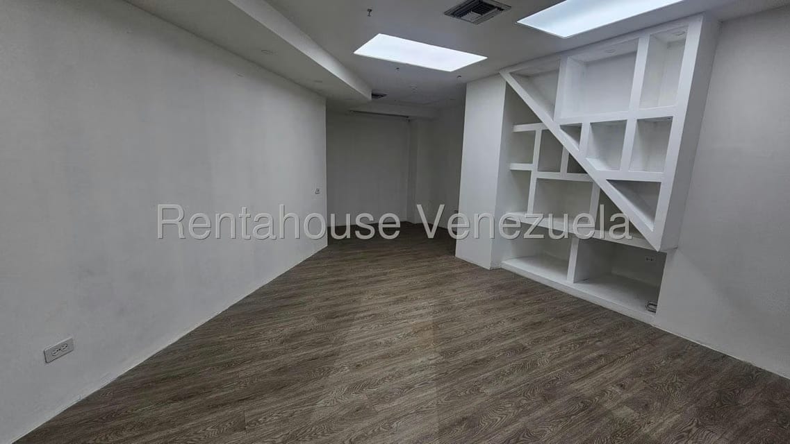 Comercial (Local Comercial) en Alquiler en La Castellana, Distrito Metropolitano - 7
