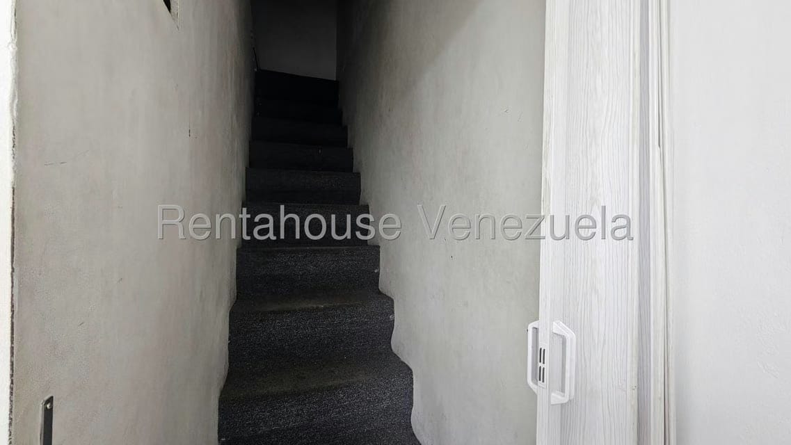Comercial (Local Comercial) en Alquiler en La Castellana, Distrito Metropolitano - 8