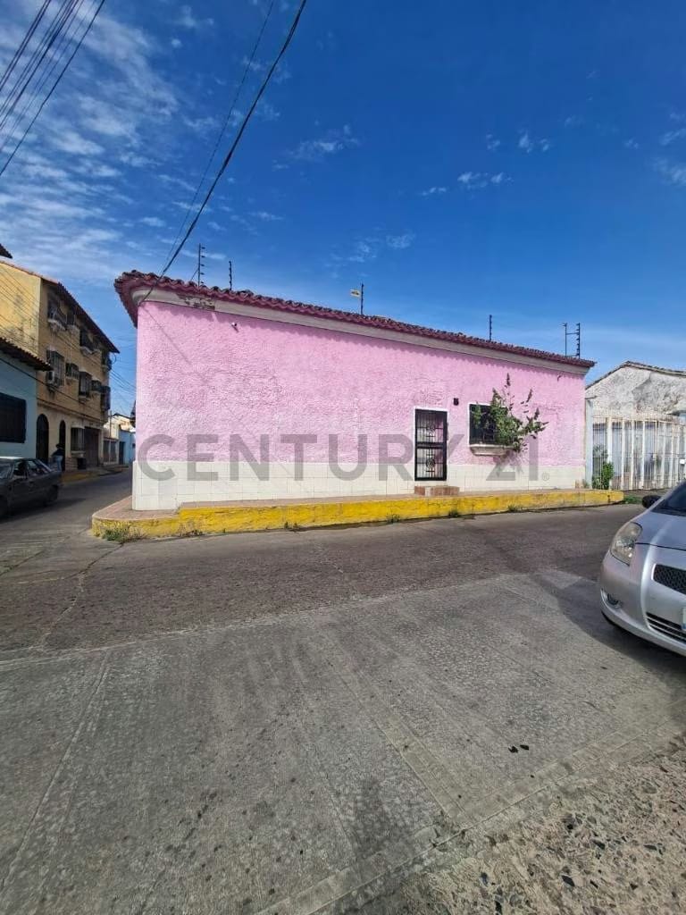 En venta casa comercial en Barcelona casco central - 2