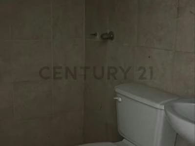 excelente local con ubicación estratégica comercial en Porlamar - 4