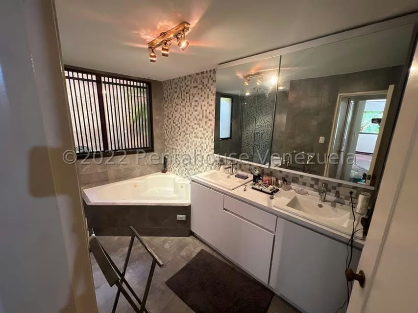 Casa (Multipes Niveles) en Venta en Colinas del Tamanaco, Distrito Metropolitano - 21