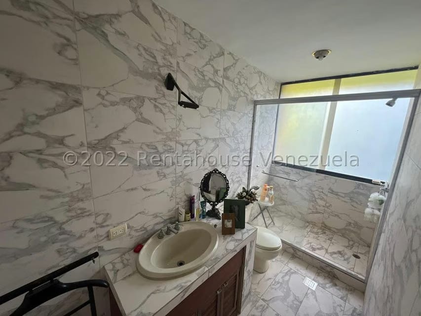 Casa (Multipes Niveles) en Venta en Colinas del Tamanaco, Distrito Metropolitano - 36