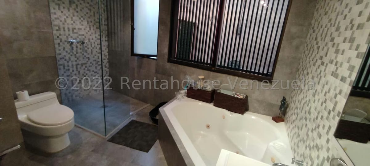 Casa (Multipes Niveles) en Venta en Colinas del Tamanaco, Distrito Metropolitano - 10