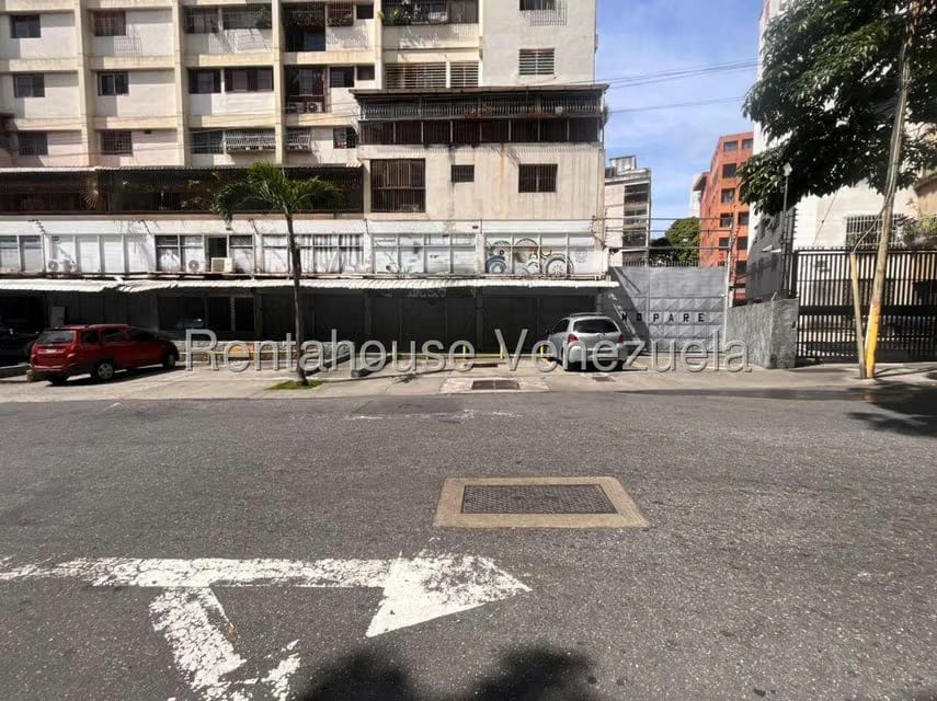 Comercial (Local Comercial) en Venta en La Florida, Distrito Metropolitano - 2