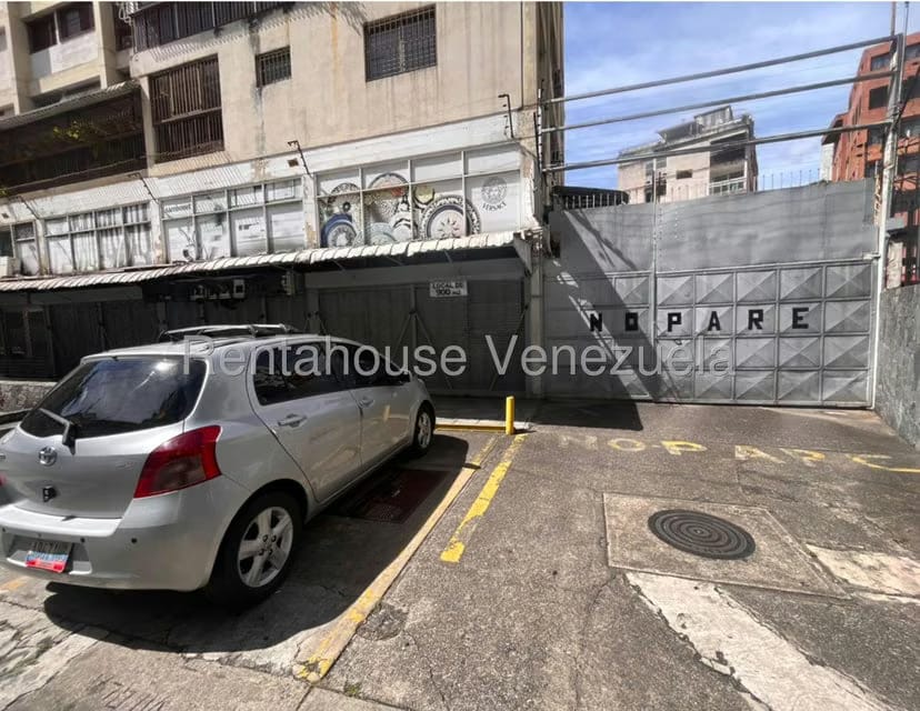 Comercial (Local Comercial) en Venta en La Florida, Distrito Metropolitano - 3