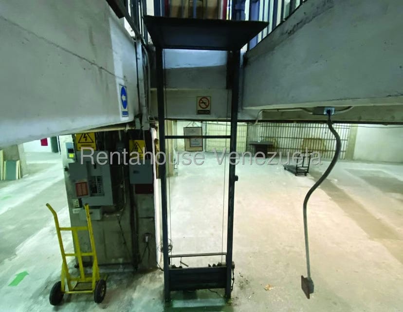 Comercial (Local Comercial) en Venta en La Florida, Distrito Metropolitano - 27