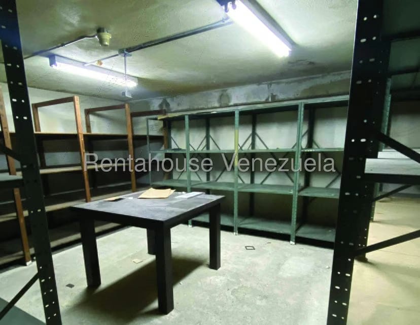 Comercial (Local Comercial) en Venta en La Florida, Distrito Metropolitano - 32