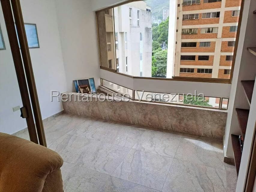 Apartamento (1 Nivel) en Alquiler en Los Palos Grandes, Distrito Metropolitano - 14