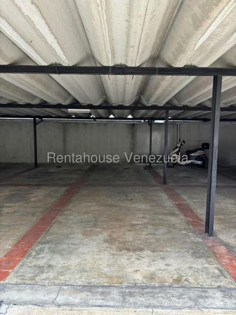 Apartamento (1 Nivel) en Alquiler en Los Palos Grandes, Distrito Metropolitano - 27