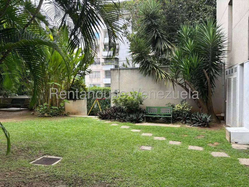Apartamento (1 Nivel) en Alquiler en Los Palos Grandes, Distrito Metropolitano - 5