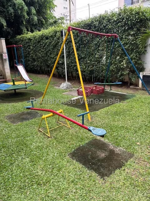 Apartamento (1 Nivel) en Alquiler en Los Palos Grandes, Distrito Metropolitano - 6