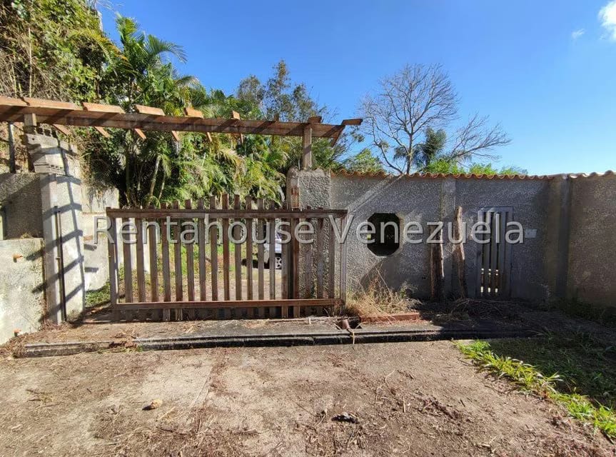 Terreno (Residencial) en Venta en La Suiza, Miranda - 2