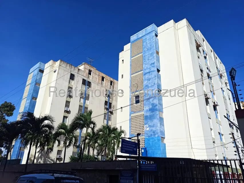 Apartamento (1 Nivel) en Alquiler en Zona Oeste, Lara - 2