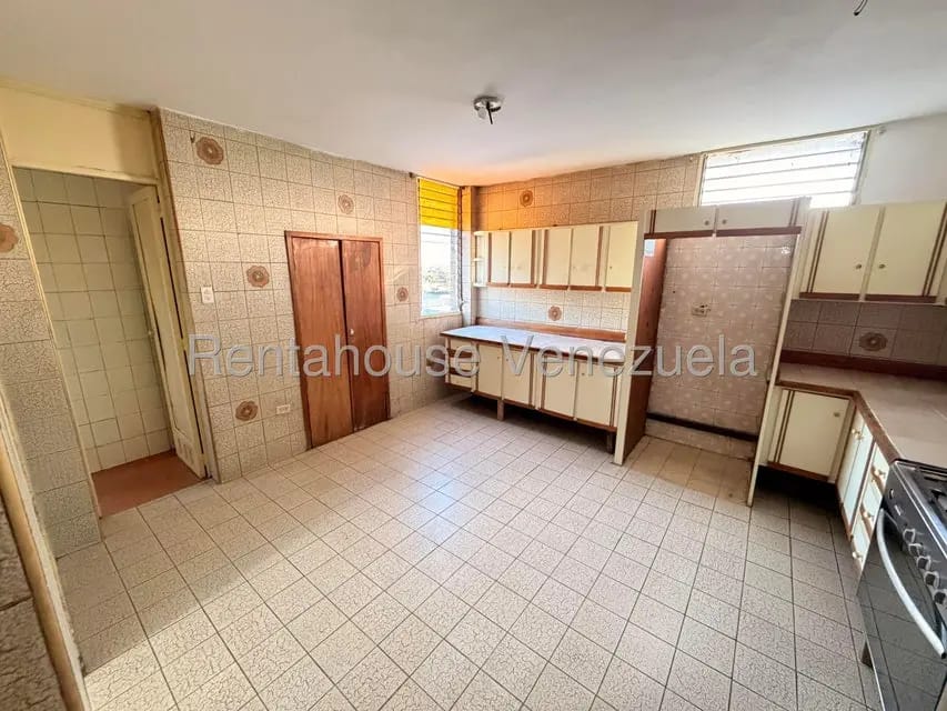 Apartamento (1 Nivel) en Alquiler en Zona Oeste, Lara - 11