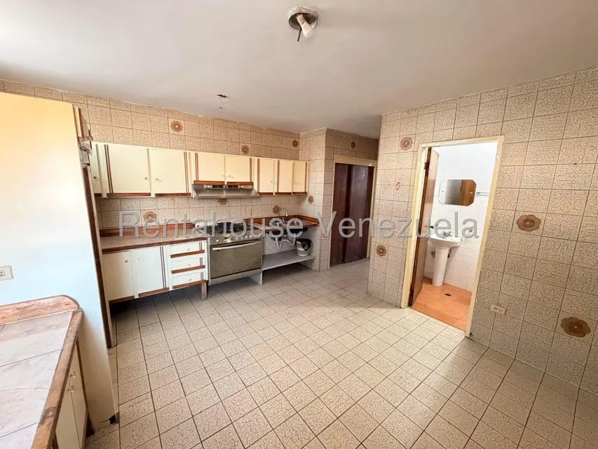 Apartamento (1 Nivel) en Alquiler en Zona Oeste, Lara - 12