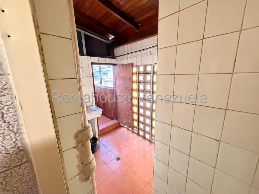 Apartamento (1 Nivel) en Alquiler en Zona Oeste, Lara - 15