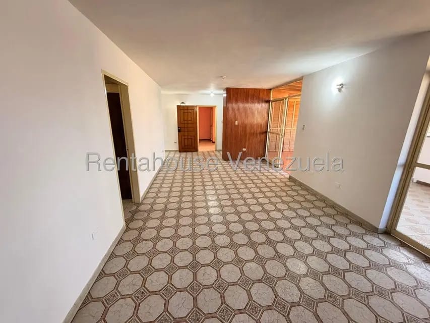 Apartamento (1 Nivel) en Alquiler en Zona Oeste, Lara - 21