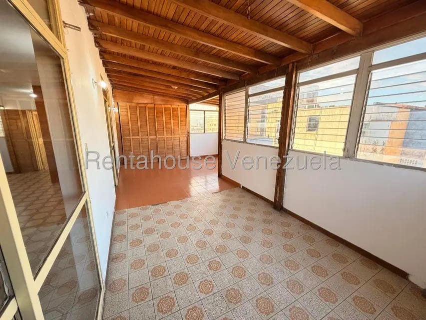 Apartamento (1 Nivel) en Alquiler en Zona Oeste, Lara - 26