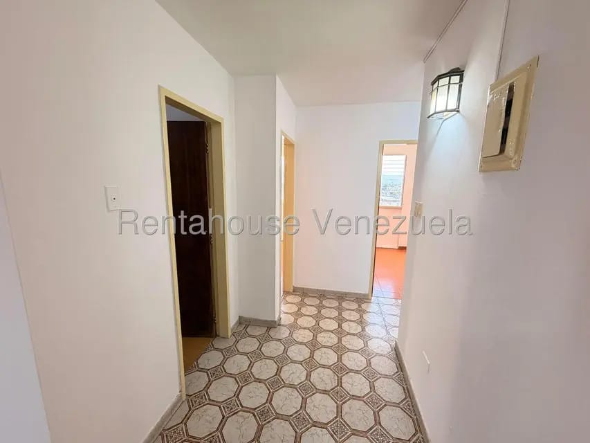 Apartamento (1 Nivel) en Alquiler en Zona Oeste, Lara - 27