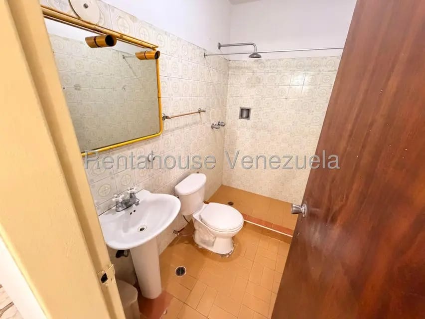 Apartamento (1 Nivel) en Alquiler en Zona Oeste, Lara - 29