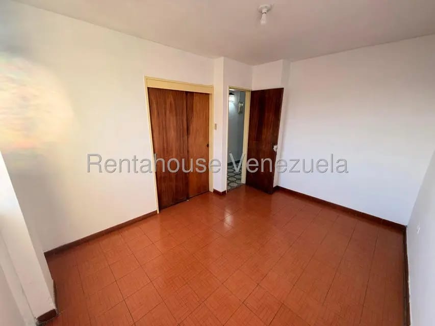 Apartamento (1 Nivel) en Alquiler en Zona Oeste, Lara - 30