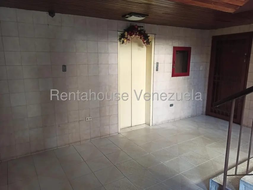 Apartamento (1 Nivel) en Alquiler en Zona Oeste, Lara - 4