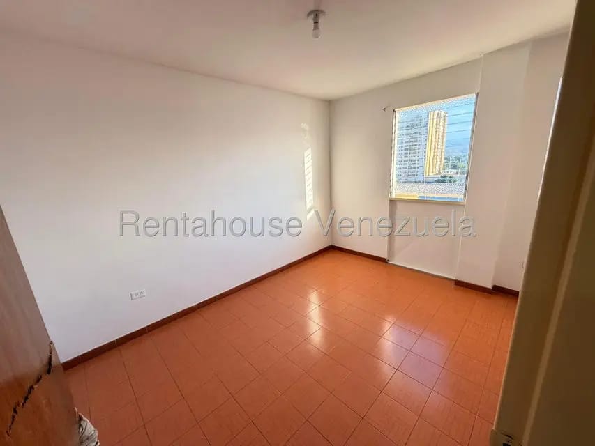 Apartamento (1 Nivel) en Alquiler en Zona Oeste, Lara - 31