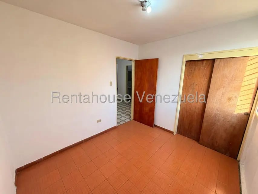 Apartamento (1 Nivel) en Alquiler en Zona Oeste, Lara - 33