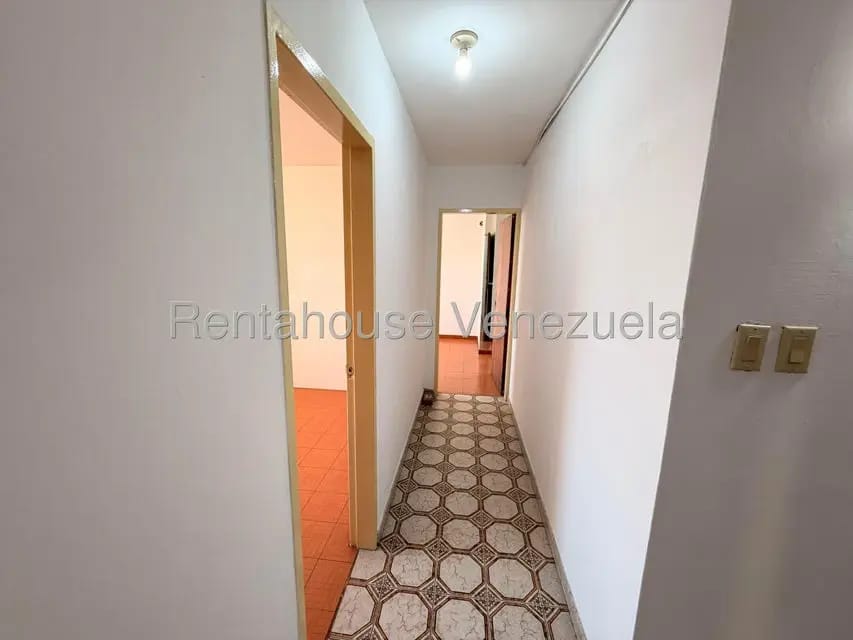 Apartamento (1 Nivel) en Alquiler en Zona Oeste, Lara - 35