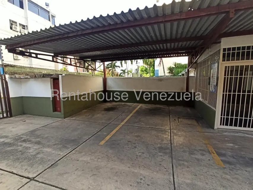 Apartamento (1 Nivel) en Alquiler en Zona Oeste, Lara - 45