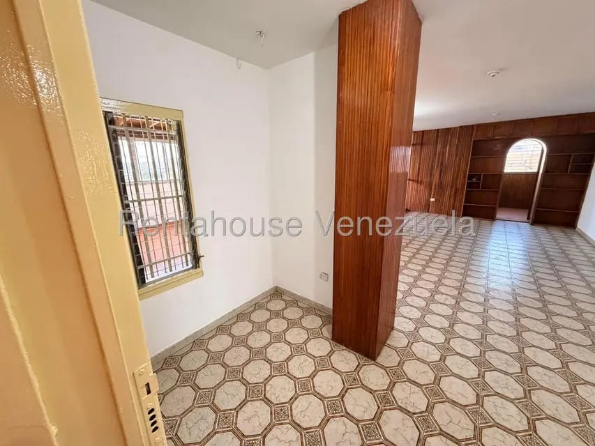 Apartamento (1 Nivel) en Alquiler en Zona Oeste, Lara - 6