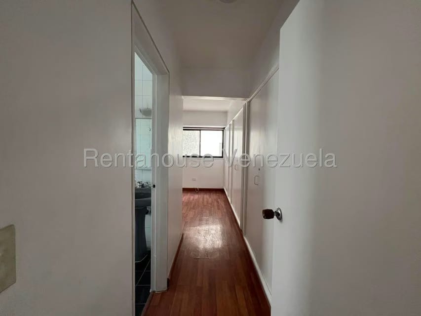 Apartamento (1 Nivel) en Venta en Lomas de Prados del Este, Distrito Metropolitano - 19