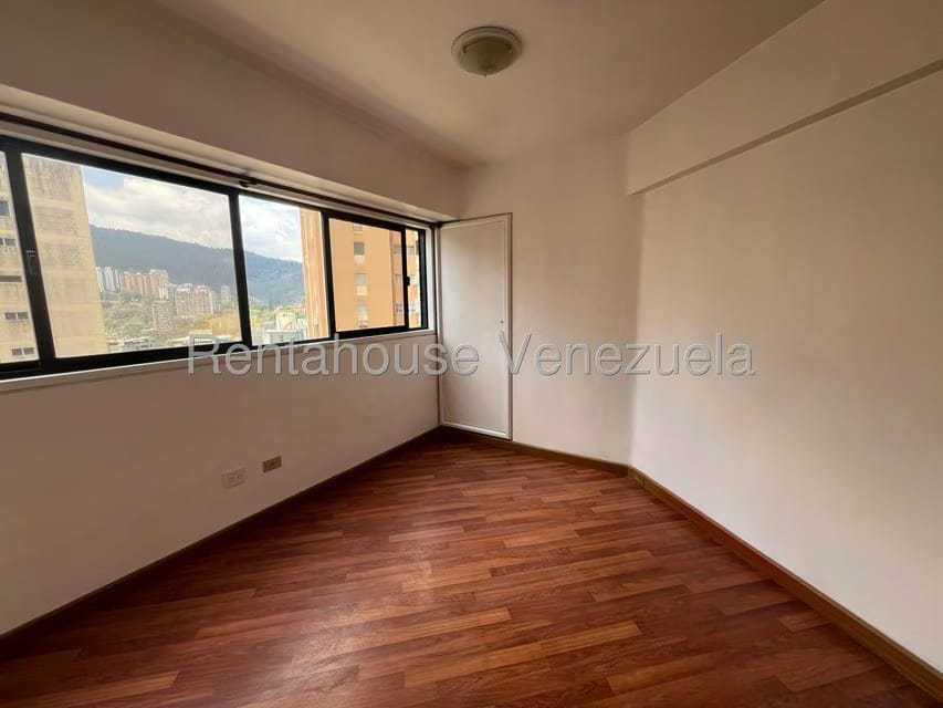 Apartamento (1 Nivel) en Venta en Lomas de Prados del Este, Distrito Metropolitano - 20