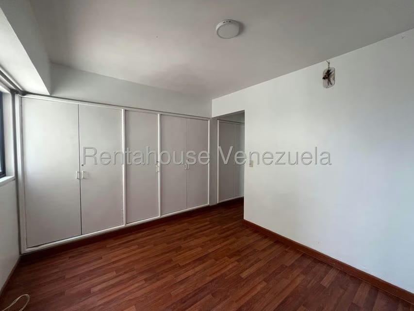 Apartamento (1 Nivel) en Venta en Lomas de Prados del Este, Distrito Metropolitano - 21