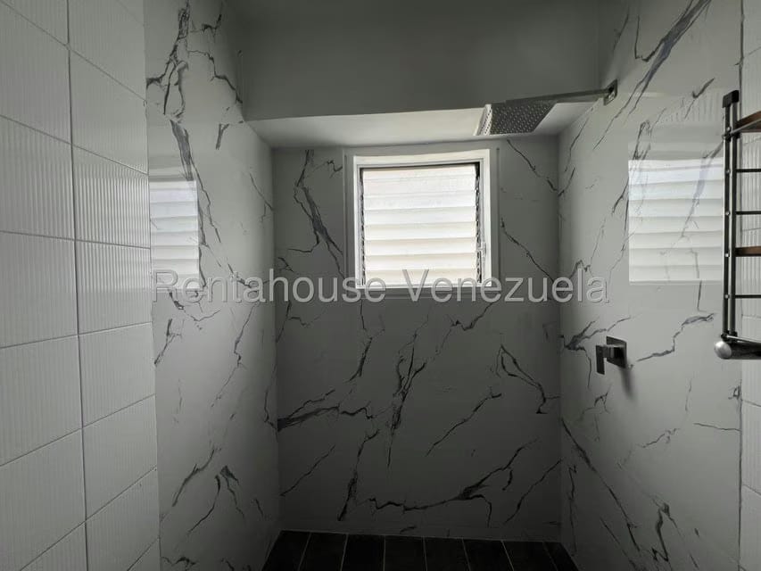 Apartamento (1 Nivel) en Venta en Lomas de Prados del Este, Distrito Metropolitano - 24