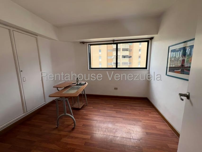 Apartamento (1 Nivel) en Venta en Lomas de Prados del Este, Distrito Metropolitano - 25