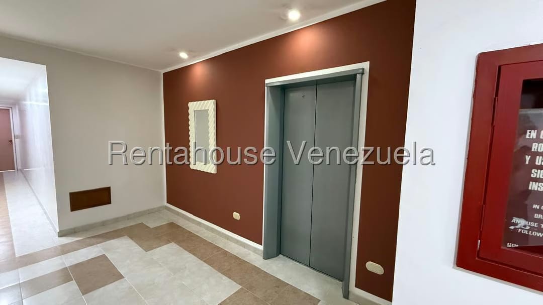 Apartamento (1 Nivel) en Alquiler en El Rosal, Distrito Metropolitano - 11
