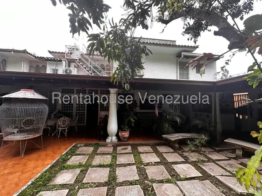 Casa (Multipes Niveles) en Venta en Colinas de Santa Monica, Distrito Metropolitano - 17