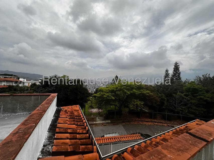Casa (Multipes Niveles) en Venta en Colinas de Santa Monica, Distrito Metropolitano - 22