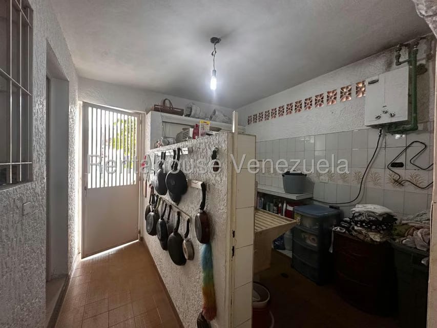 Casa (Multipes Niveles) en Venta en Colinas de Santa Monica, Distrito Metropolitano - 24