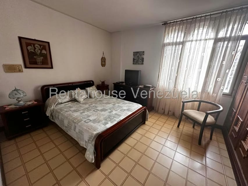 Casa (Multipes Niveles) en Venta en Colinas de Santa Monica, Distrito Metropolitano - 33