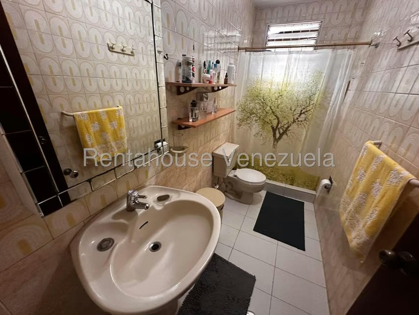 Casa (Multipes Niveles) en Venta en Colinas de Santa Monica, Distrito Metropolitano - 34