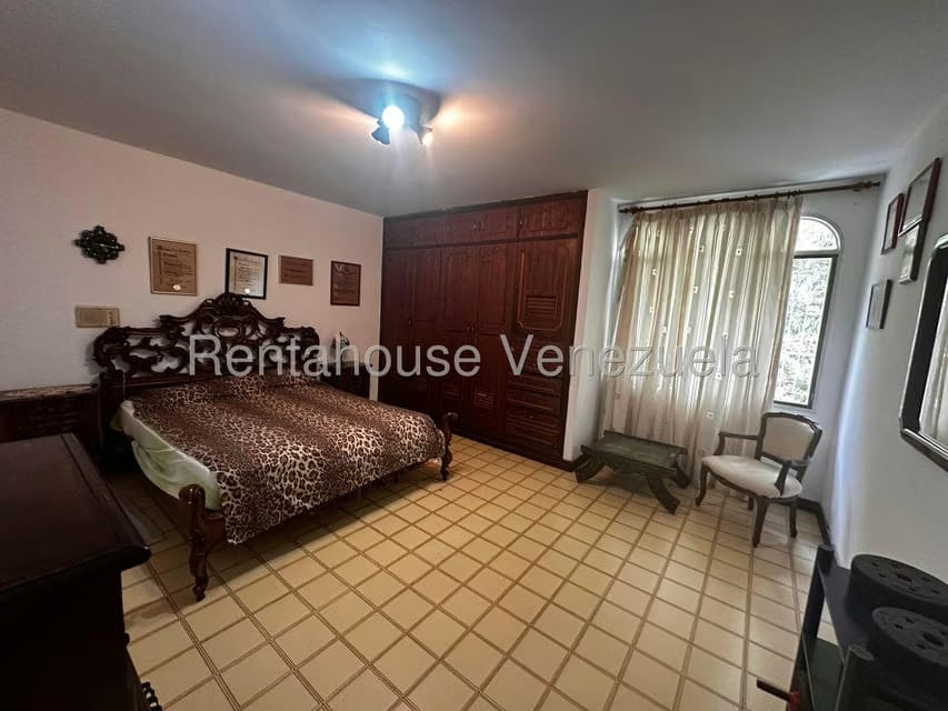 Casa (Multipes Niveles) en Venta en Colinas de Santa Monica, Distrito Metropolitano - 35