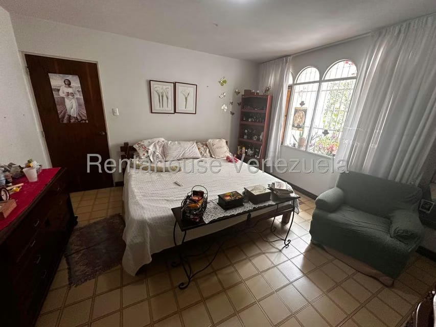 Casa (Multipes Niveles) en Venta en Colinas de Santa Monica, Distrito Metropolitano - 37