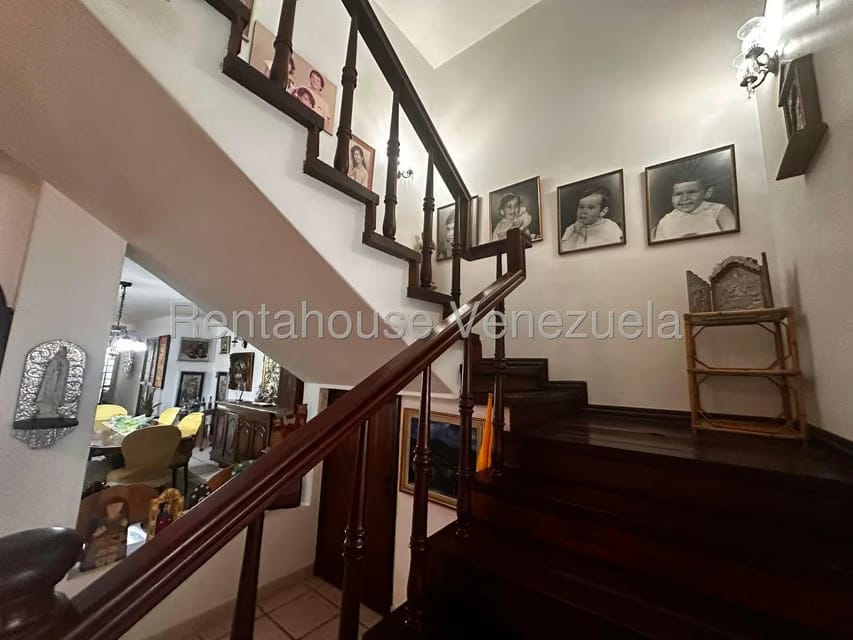 Casa (Multipes Niveles) en Venta en Colinas de Santa Monica, Distrito Metropolitano - 39